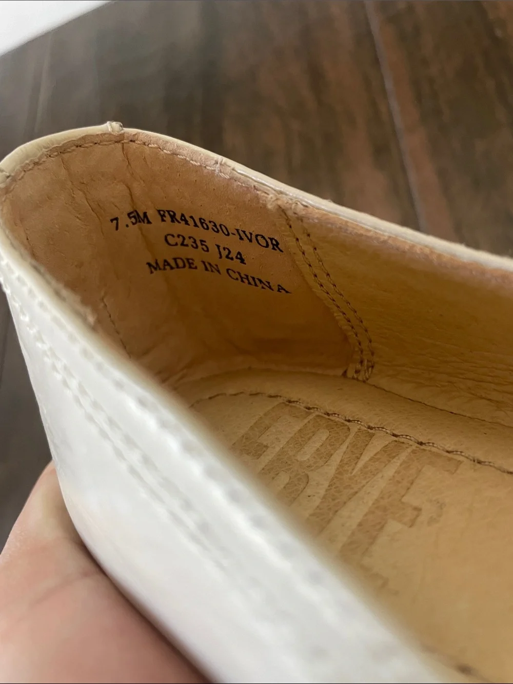 NWT FRYE Carson Ballet Flats!